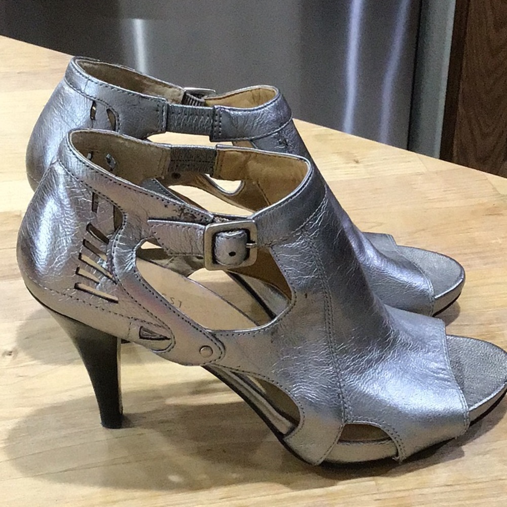 3 1/2” heel shoes